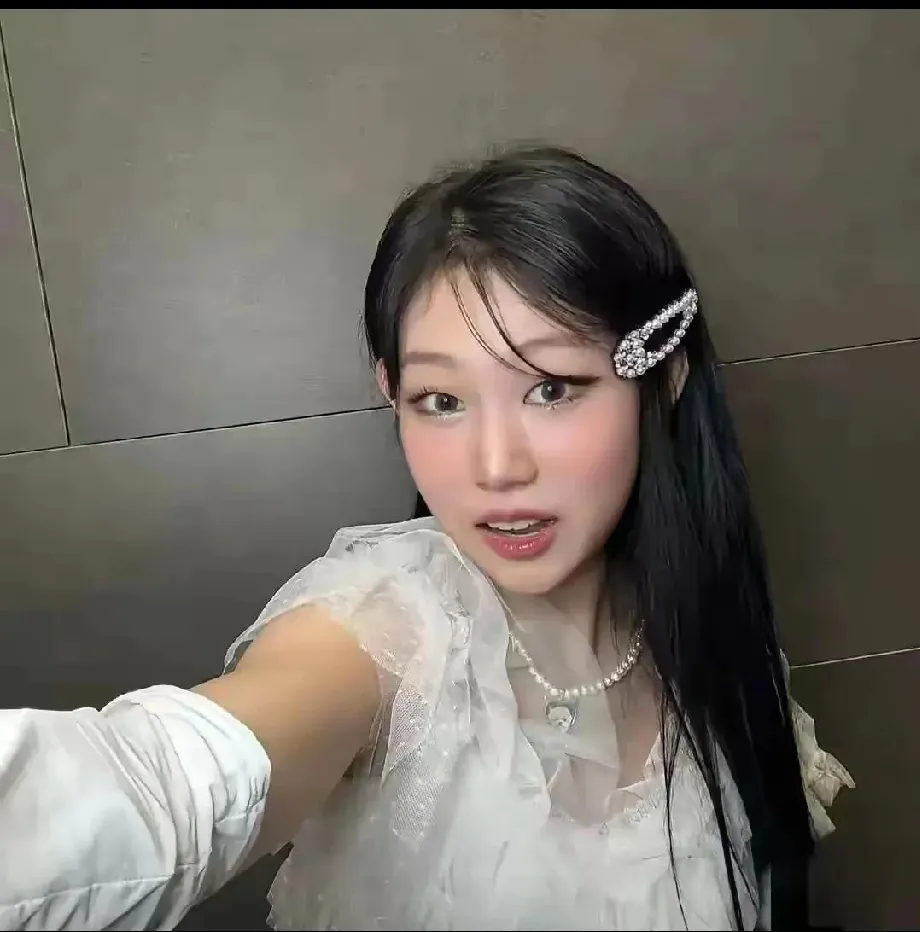 韩国的包装确实高明！小沈阳的女儿沈佳润越来越像韩国偶像张元英，看起来非常漂亮！-IS【56】