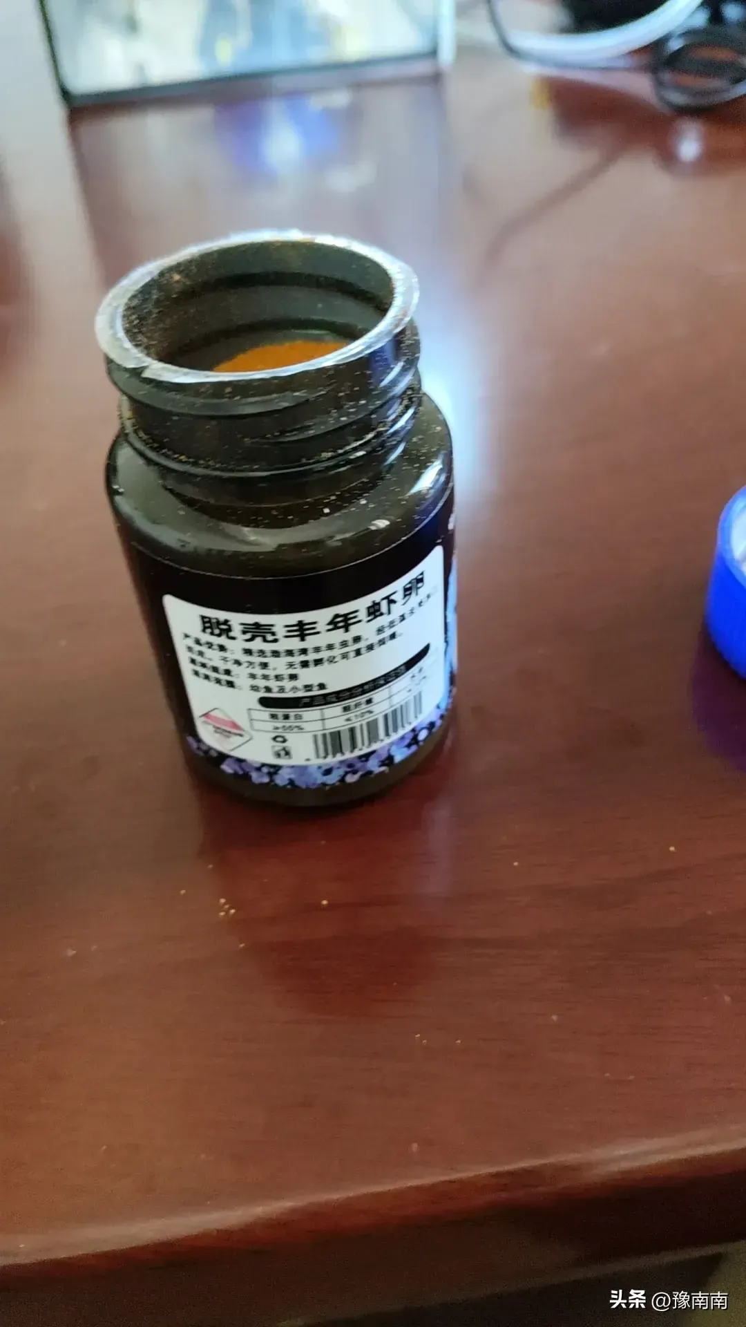 “令人震惊”。郑州某银行客户经理席某，以其美貌和擅长交际而闻名，-IS【56】